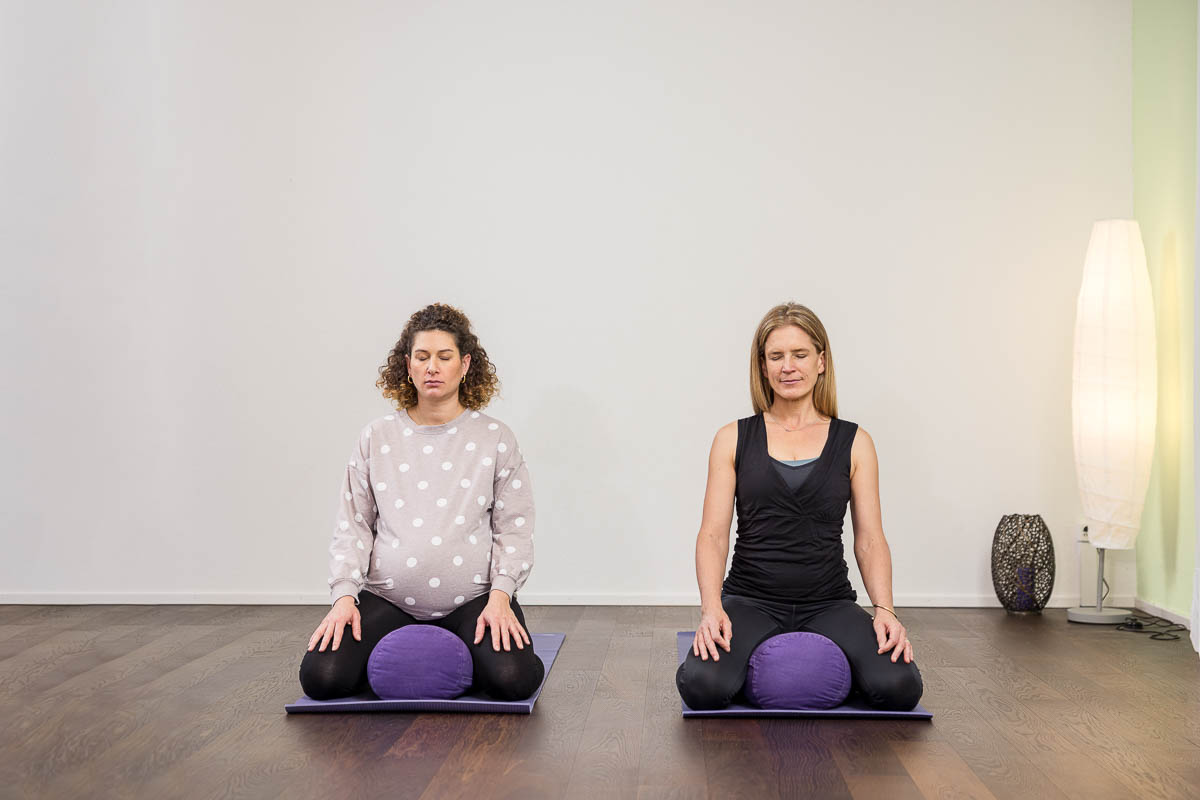 Yoga und Meditation beim Schwangerschaftsyoga in Zürich